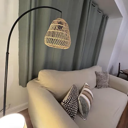 Apartamento Shm Ensuite Great For Long Term & Short 15 Min Drive To Centre & Airport 5 Min Walk To Shops And Train Station 10 Mins To High Street *